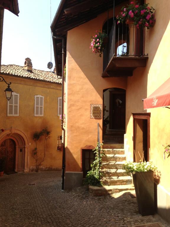Dimora I Manichei Hotel Monforte D'Alba Exterior photo