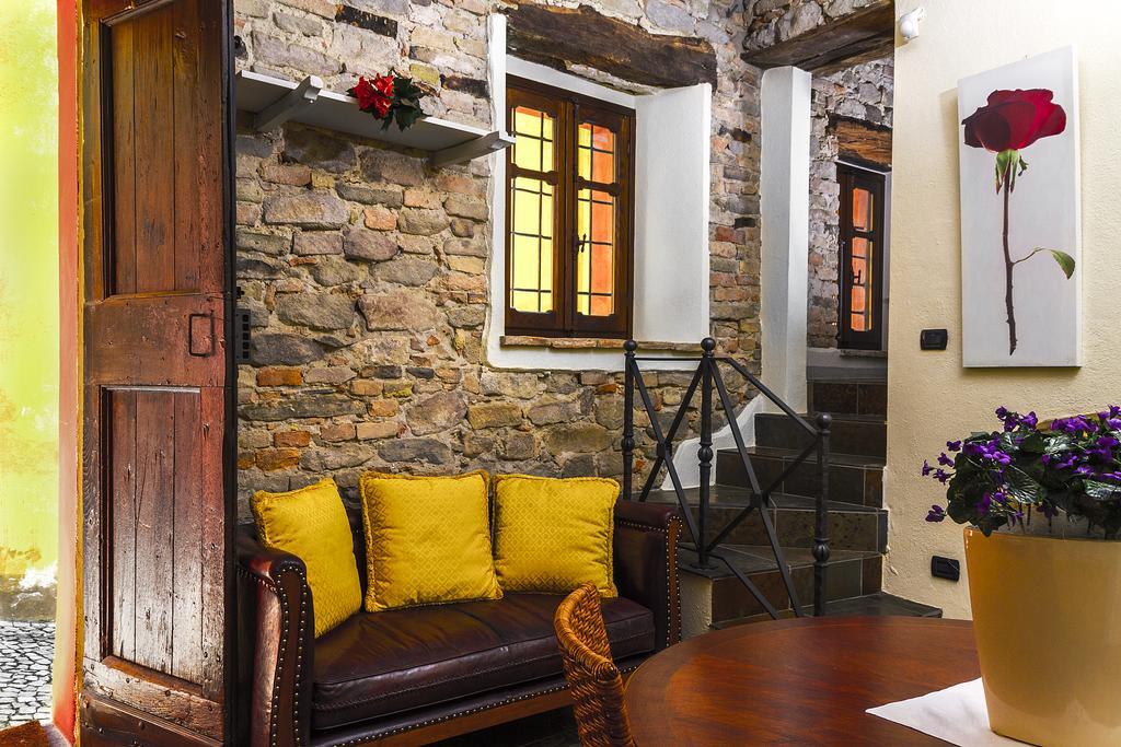 Dimora I Manichei Hotel Monforte D'Alba Exterior photo