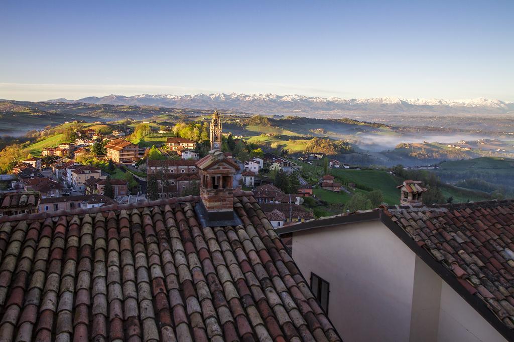 Dimora I Manichei Hotel Monforte D'Alba Exterior photo